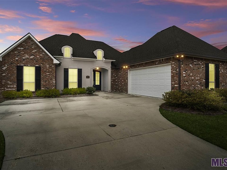 1st image of 15824 Greystone Dr.