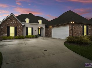 15824 Greystone Dr., Pride, LA 70770