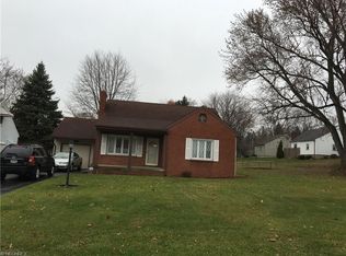 102 Rosary Dr, Campbell, OH 44405