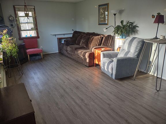 4th image of 610 Springen Ave