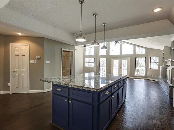 2nd image of 102 Cove W