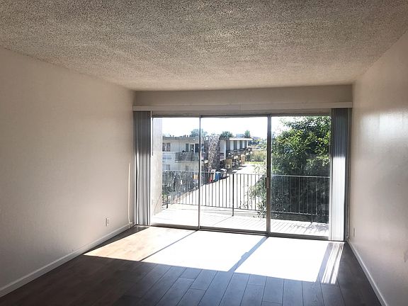 4th image of 116 Wilson Ave