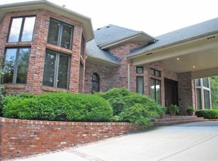 928 S Augusta Dr, Springfield, MO 65809