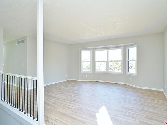 3rd image of 5410 Rosebriar Ct