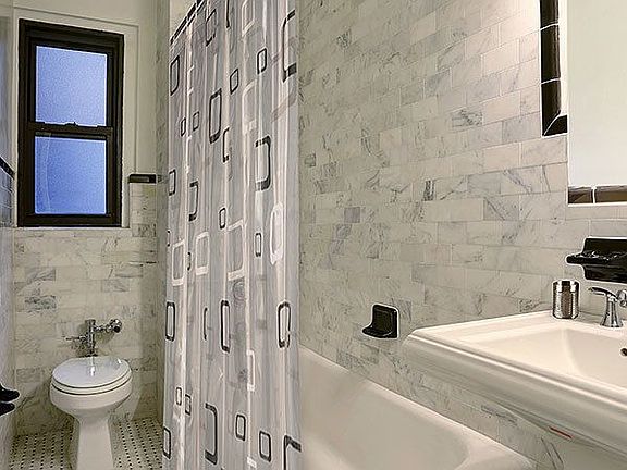 3rd image of 150 E 38th St #2