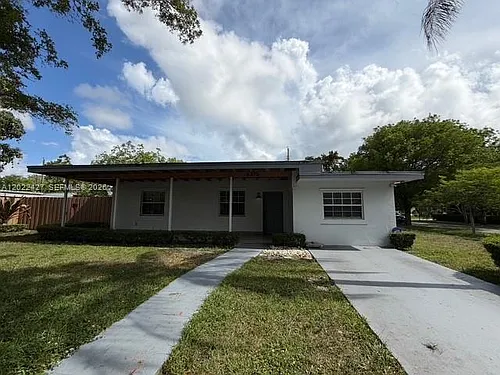 6370 SW 17th St Photo 1