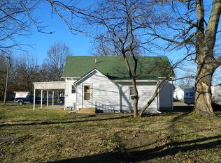 504 W King St, Fairfield, IL 62837