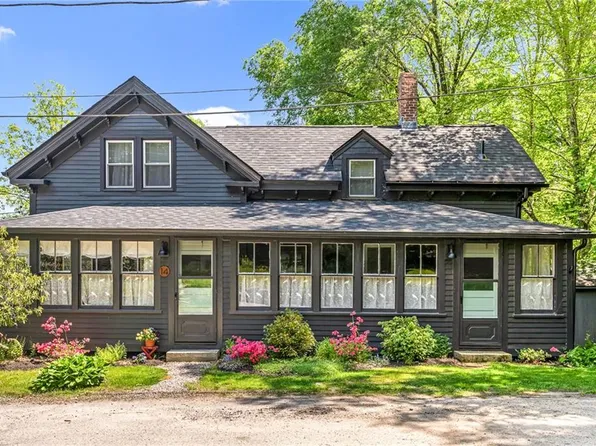 14 Hill St, Hope Valley, RI 02832