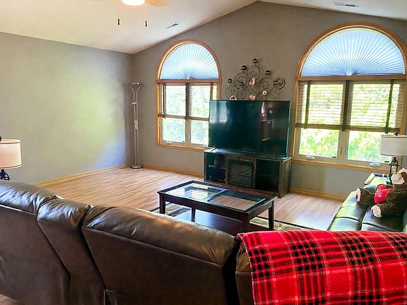 2nd image of 184 Saenz Ln #184