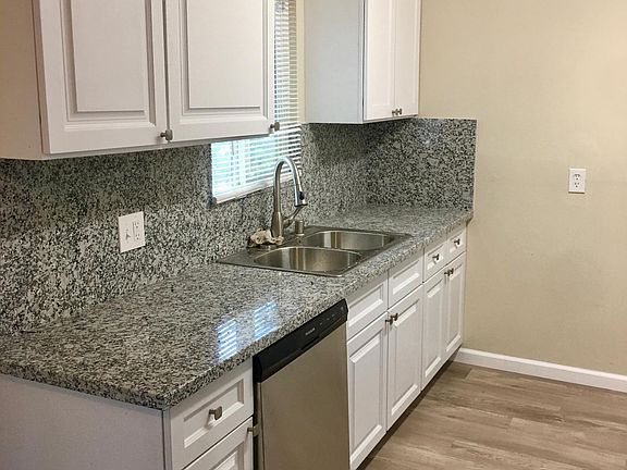 3rd image of 2028 Bowling Green Dr