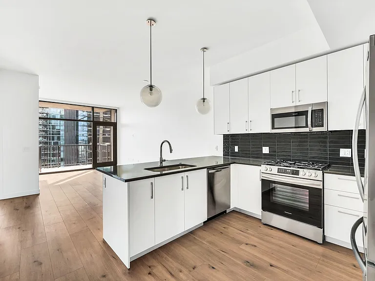 1212 Demonbreun St #1210 — Photo 8