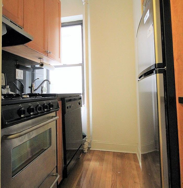 2nd image of 321 E 12th St APT 19