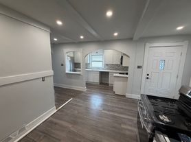 2088 Fulton Rd, Cleveland, OH