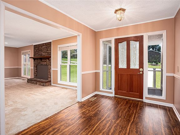2nd image of 1802 Briarwood Ln