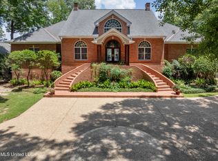 213 W Canebrake Blvd, Hattiesburg, MS 39402