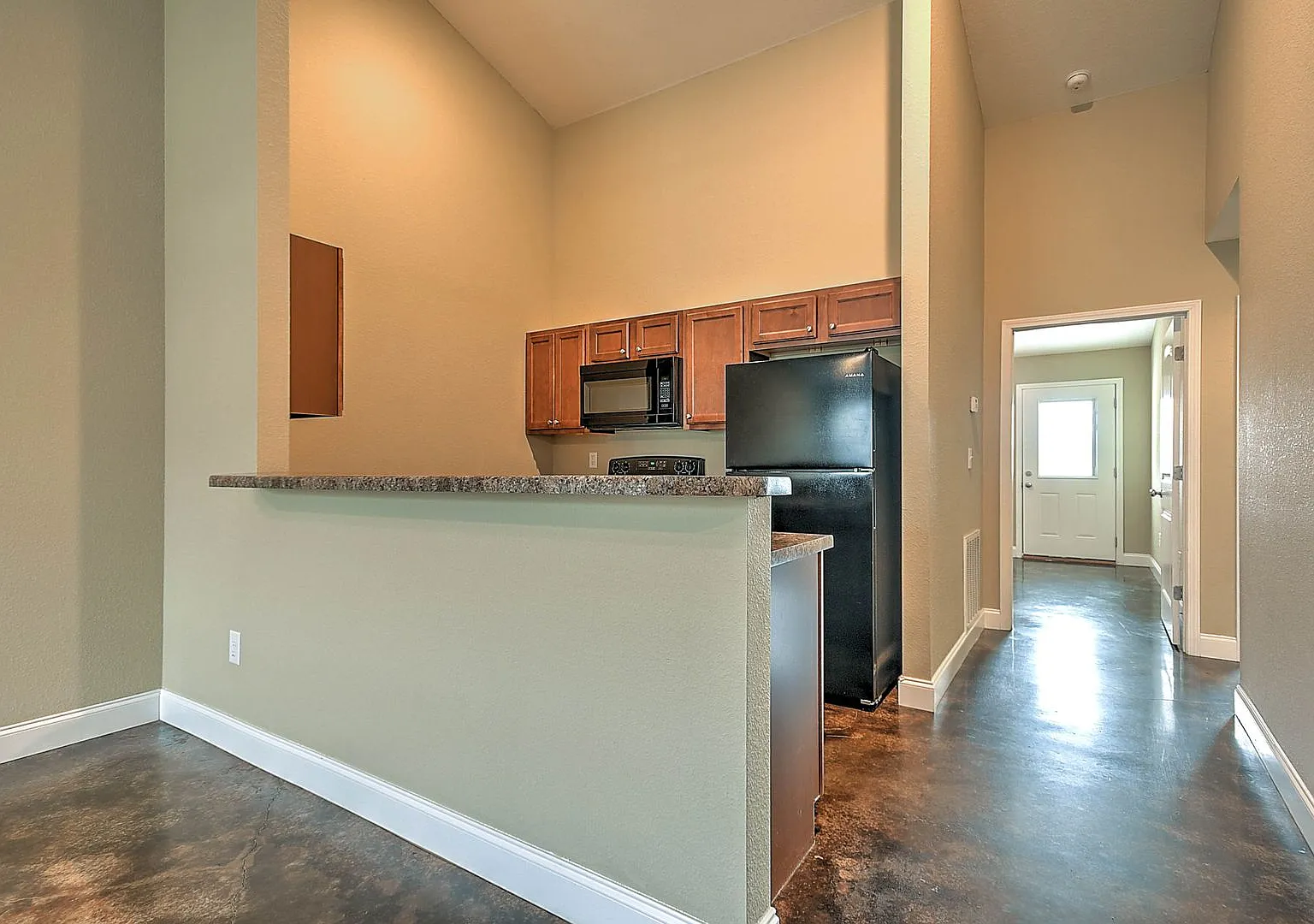 31 Sutter Place — Photo 2