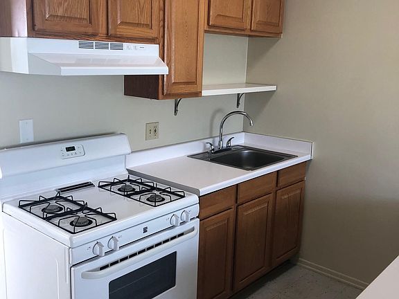 3rd image of 2720 W Victory Blvd APT H1