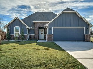 1702 E Rogers St, El Reno, OK 73036