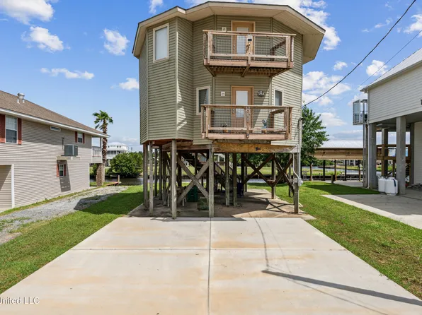 4058 Devon St, Bay Saint Louis, MS 39520