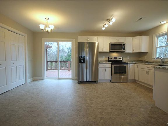 4th image of 21282 Graystone Ln