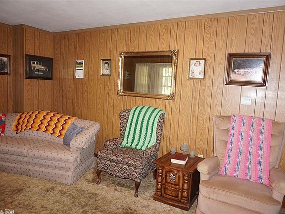 5th image of 104 N Olive St