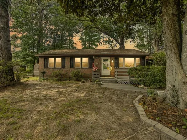 561 Canterbury Rd, Virginia Beach, VA 23452