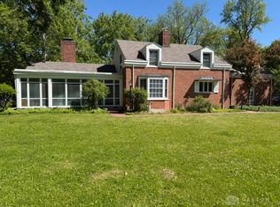 221 Grandon Rd, Oakwood, OH 45419