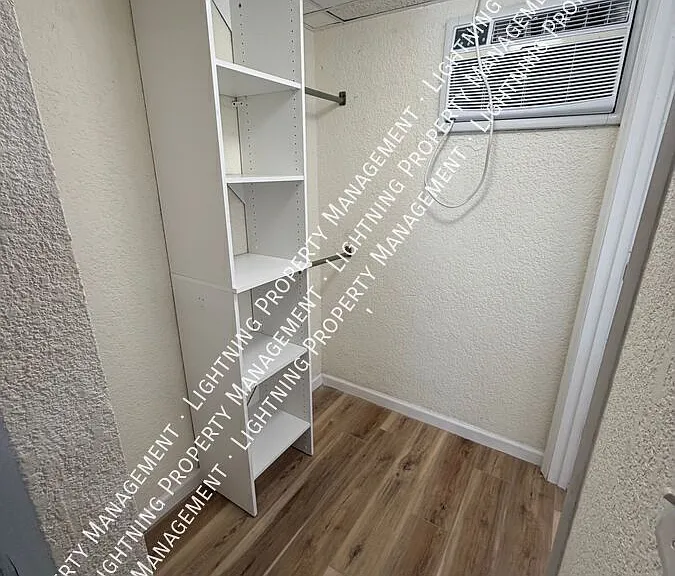 Driftwood Apartments — Photo 24