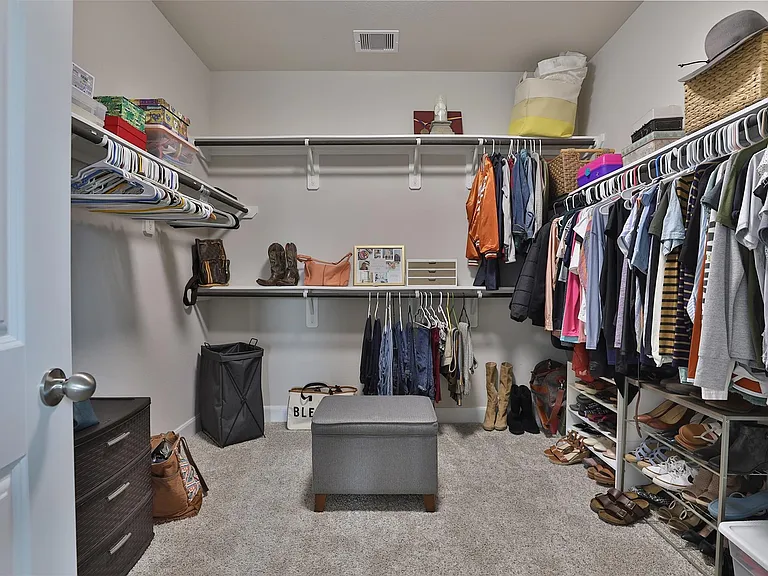 2810 Bluesage Bluff Dr — Photo 24