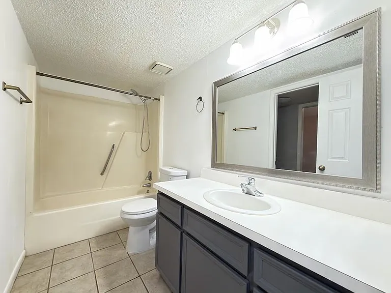 1307 Baytree Dr #D — Photo 7