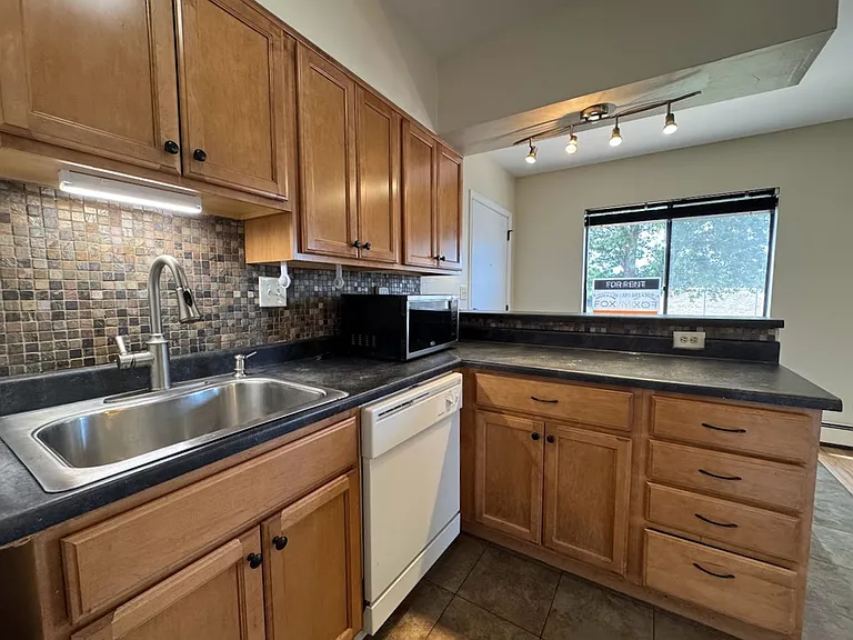 625 Manhattan Pl #109 — Photo 6