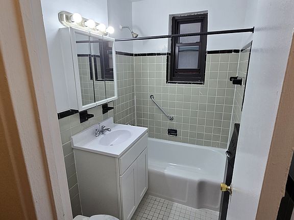 5th image of 7323 210th St APT 6D