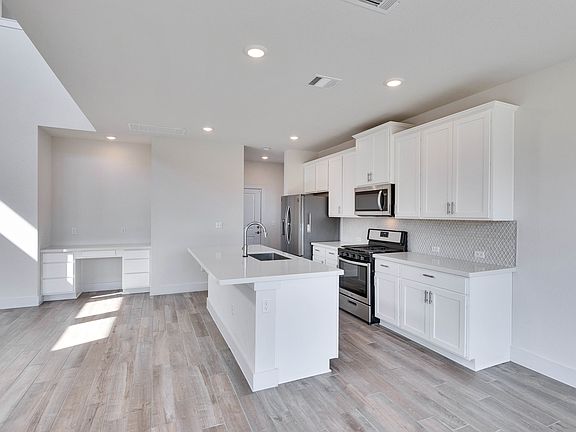 5th image of 8621 McKamy Dr