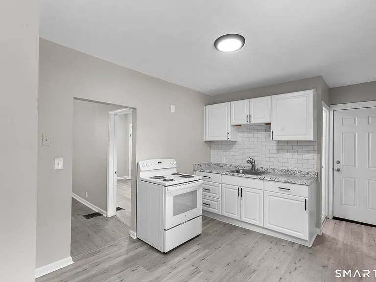106 Birch St — Photo 2