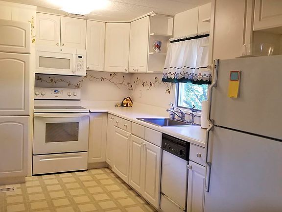 2nd image of 703 Fresh Pond Ave Unit 99