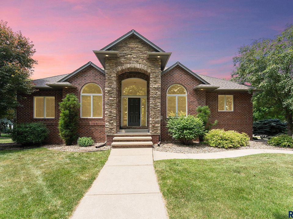 1st image of 6205 S Pinehurst Ct