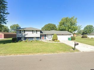 1494 Oriole Dr, Galesburg, IL 61401