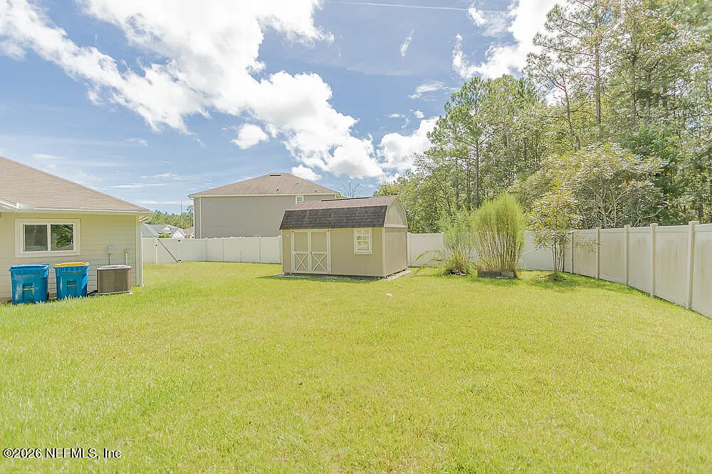 4 bed, 2.0 bath, 2416 sqft, $2,350 — Photo 4