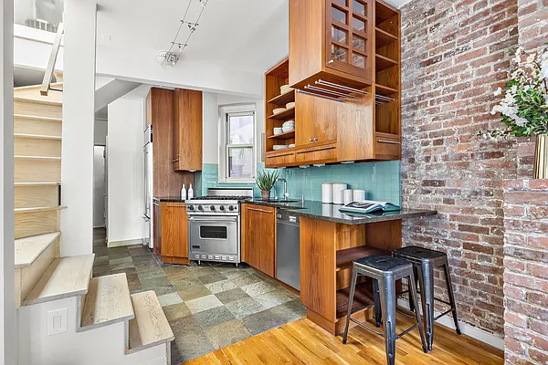 Sold by Compass | media 5