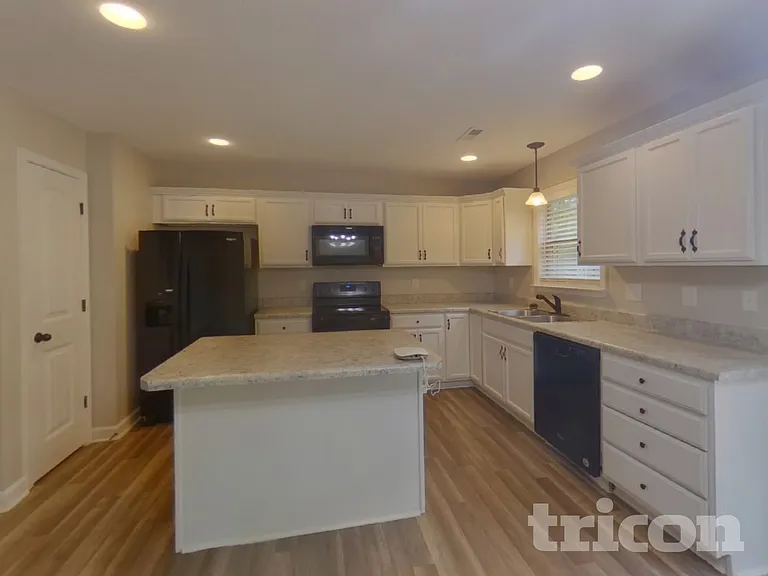 456 Blairwood Ct — Photo 5