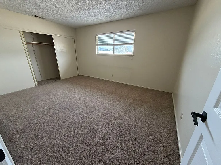 4734 Roberta St #4 — Photo 10
