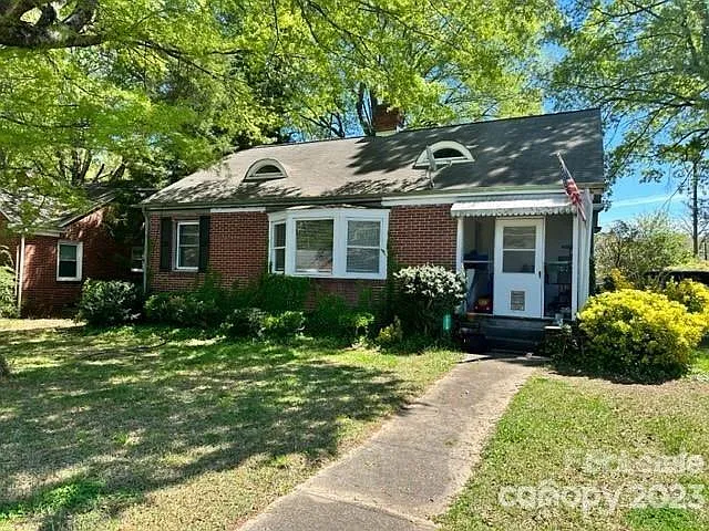 3 bed, 1364 sqft, $1,500 — Photo 1