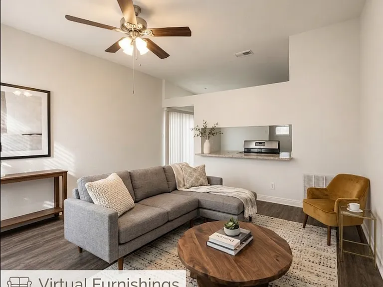 4001 Colonial Sun Dr — Photo 2