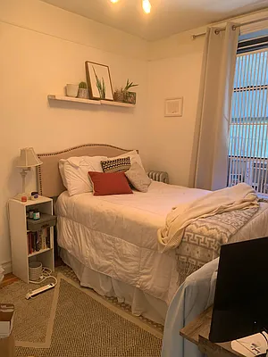 Rented by M.Grossman R.E. Management | media 8