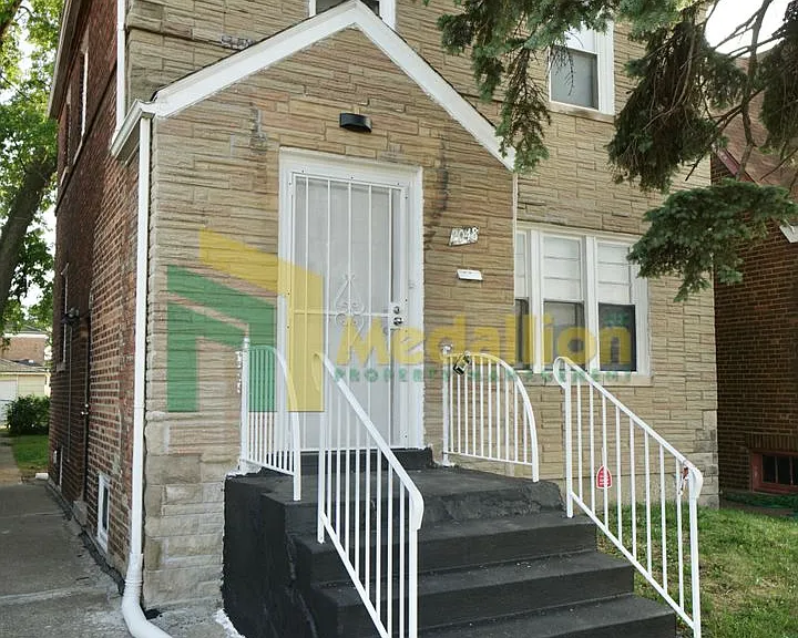 2048 W 82nd Pl — Photo 1