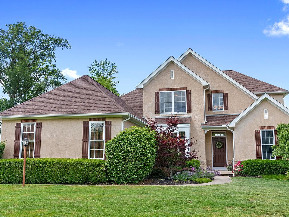 1st image of 940 Walker Woods Ln
