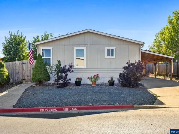 1015 Oak St Unit 15, Silverton, OR 97381