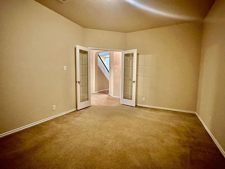 786 San Mateo — Photo 6