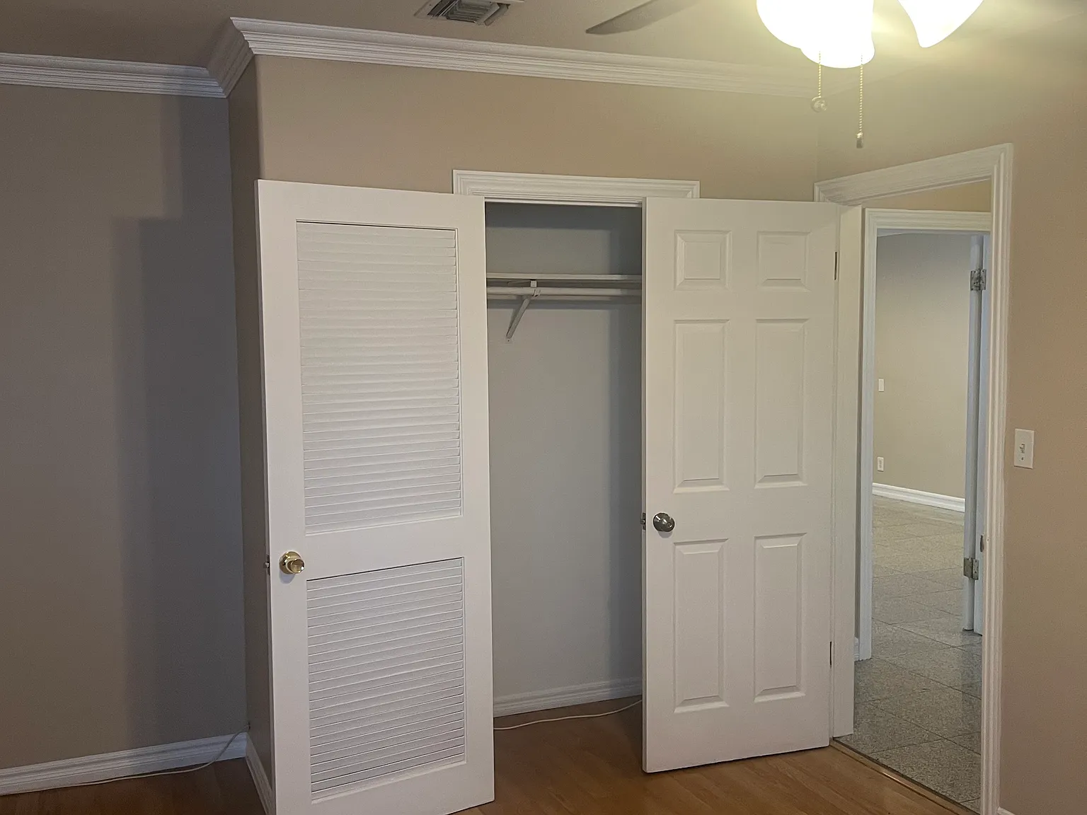 5 bed, 2200 sqft, $4,500 — Photo 3