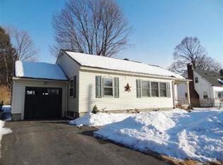 33 Pinewood Rd, Methuen, MA 01844